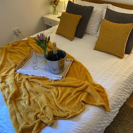 Guest Bedroom With King Size Bed In Brixton Londres Exterior foto