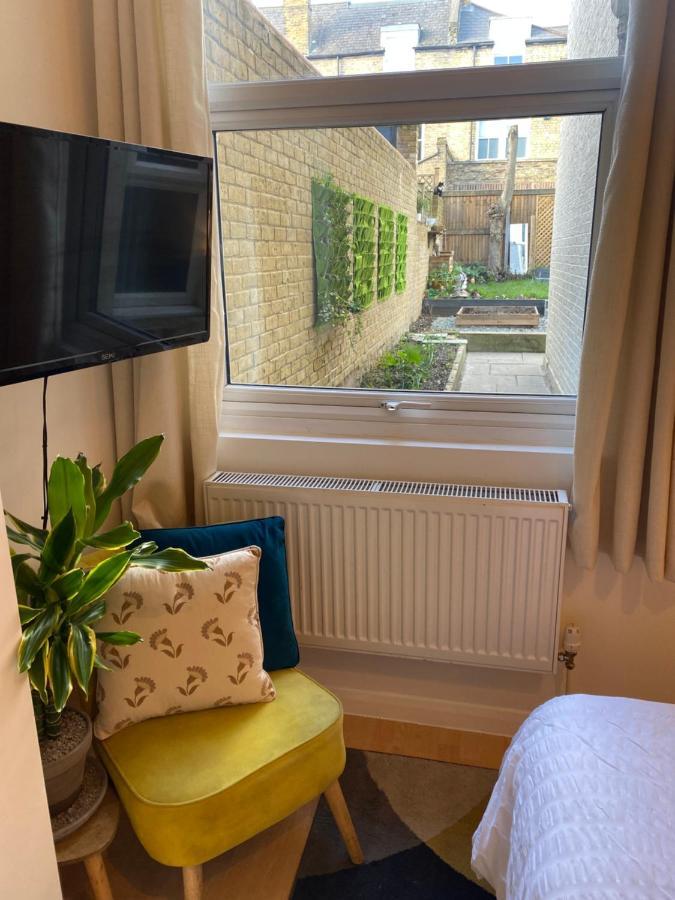 Guest Bedroom With King Size Bed In Brixton Londres Exterior foto